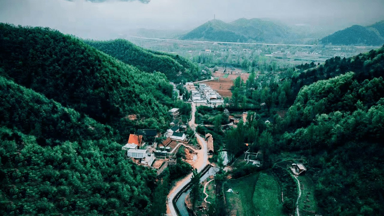 嵩縣車(chē)村鎮(zhèn)頂寶石村.jpg