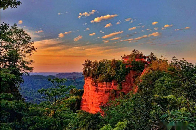 高縣勝天紅巖山.jpg